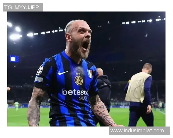 那不勒斯狂胜国米4-0帽子戏法引爆全场战术解析与精彩瞬间回顾