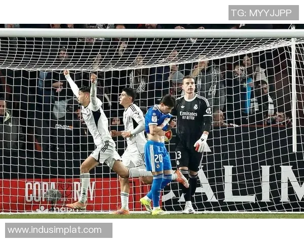 国王杯惊天冷门皇马狂胜利物浦4-0引发全场震惊