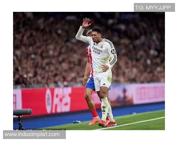 AC米兰大胜皇马五球横扫全场引发争议判罚热议