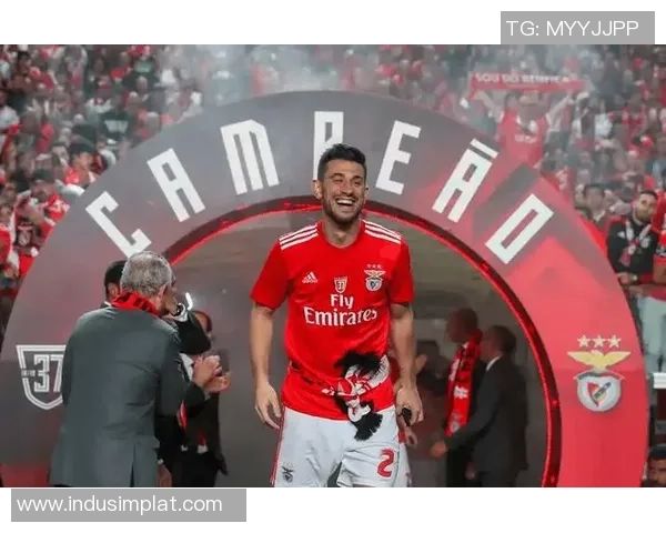 西甲赛场惊现冷门本菲卡大胜AC米兰战术解析引发热议